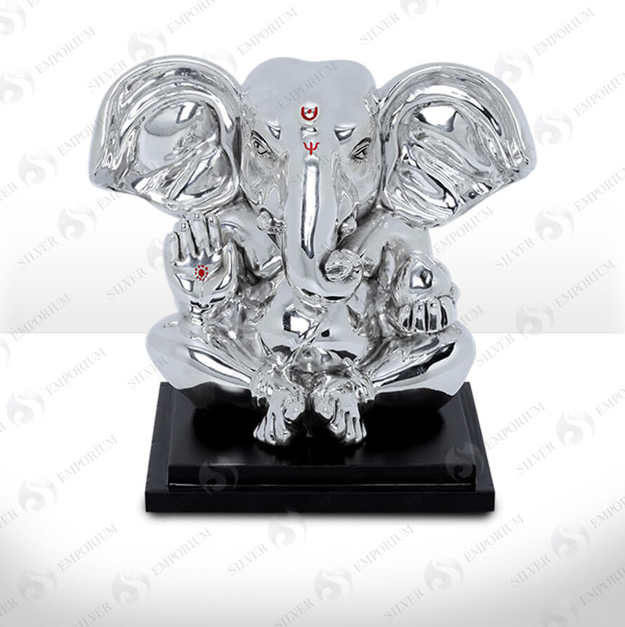 Elegant Silver Ganeshji Murti