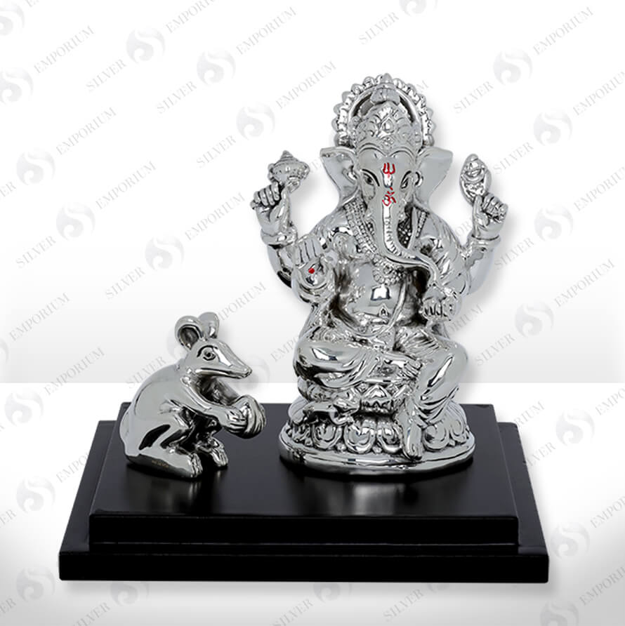 Elegant Silver Ganeshji Murti