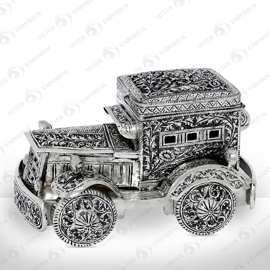 Silver Vintage Style Jeep