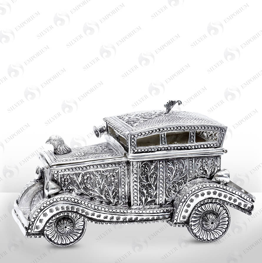 Silver Vintage Style Jeep
