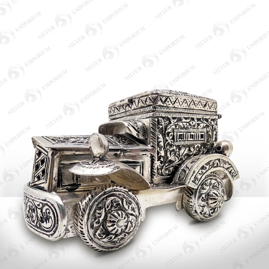 Silver Vintage Style Jeep